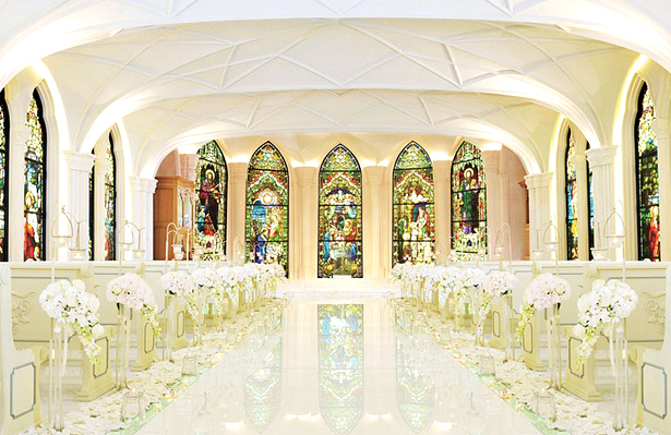 【結婚式】ステンドグラスが綺麗な東京近郊のチャペル3選
